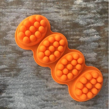 Dotted silicone mould | Relumee