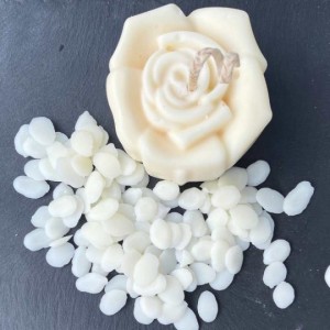 Candle wax - natural rapeseed wax and soy wax